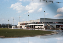 23268 Gezicht op de Kunstijsbaan Utrecht (Mississippidreef 151) te Utrecht.N.B. De naam Kunstijsbaan Utrecht is in 1983 ...